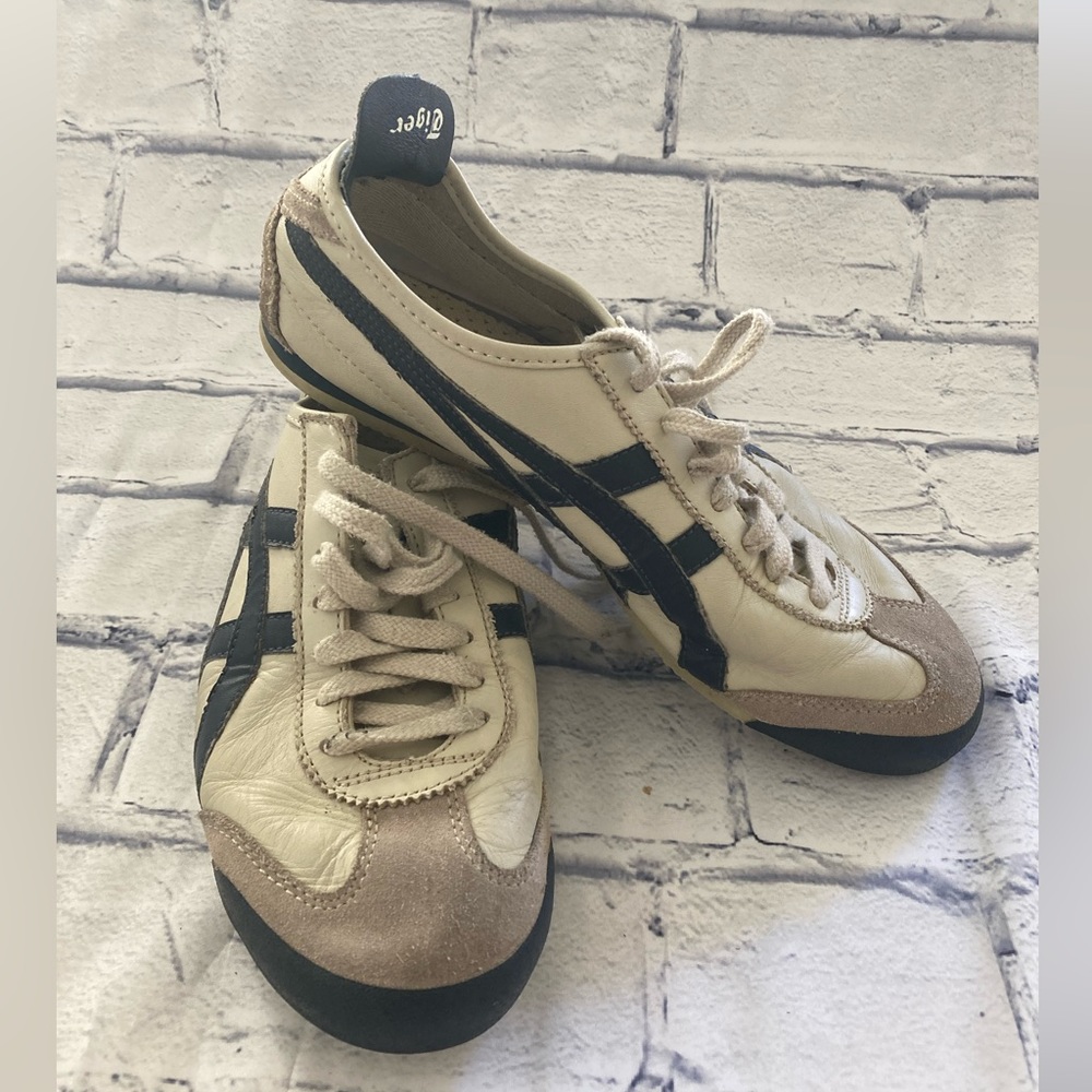 Vintage —— Onitsuka Tiger tennis shoes